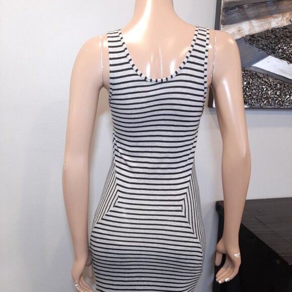 ROMEO & JULIET COUTURE Maxi Dress Striped Sleeveless Fitted Tank Slimming Summer - Picture 7 of 12